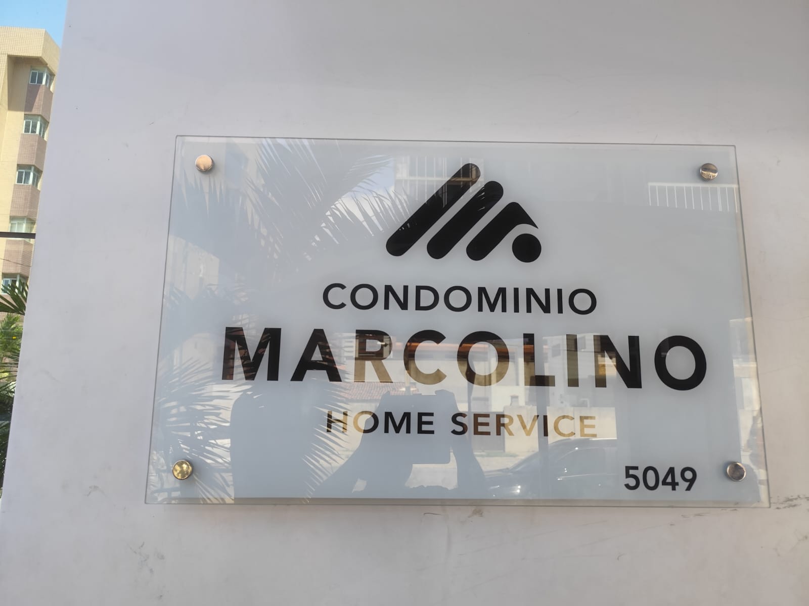 Placa em acrílico do Condomínio Marcolino Home Service