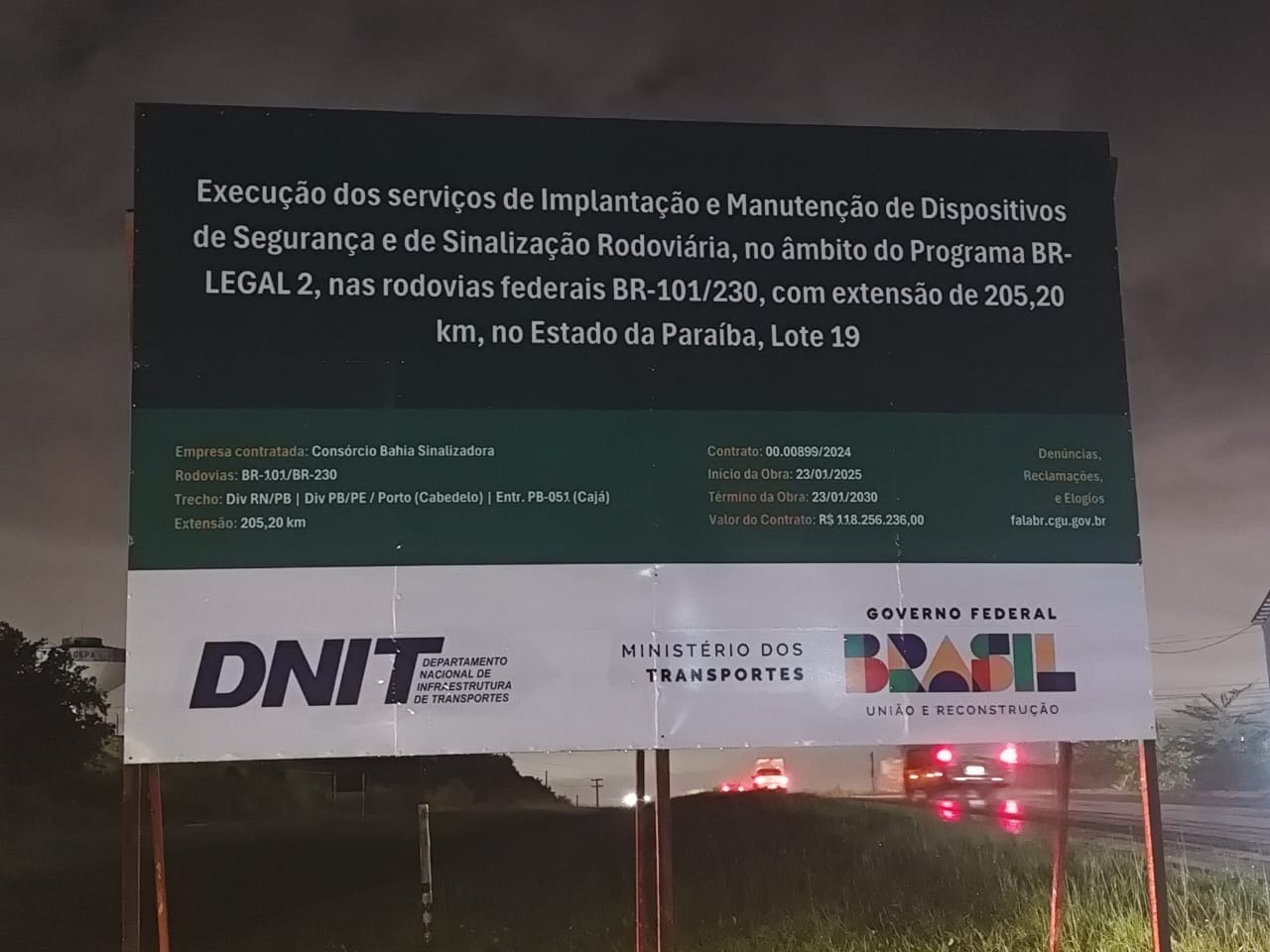 Placa DNIT - Execução de serviços de sinalização rodoviária BR-101/230