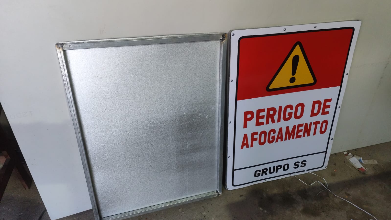 Placa 'Perigo de Afogamento' - Grupo SS